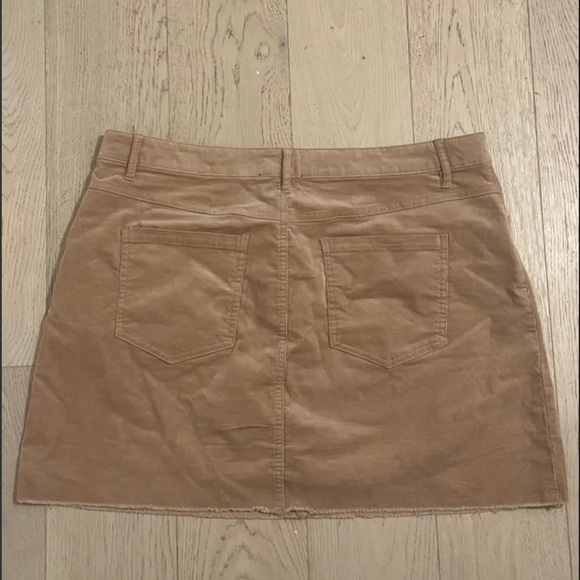Plus Size Beige Skirt Forever 21 (1X) - Picture 3 of 5